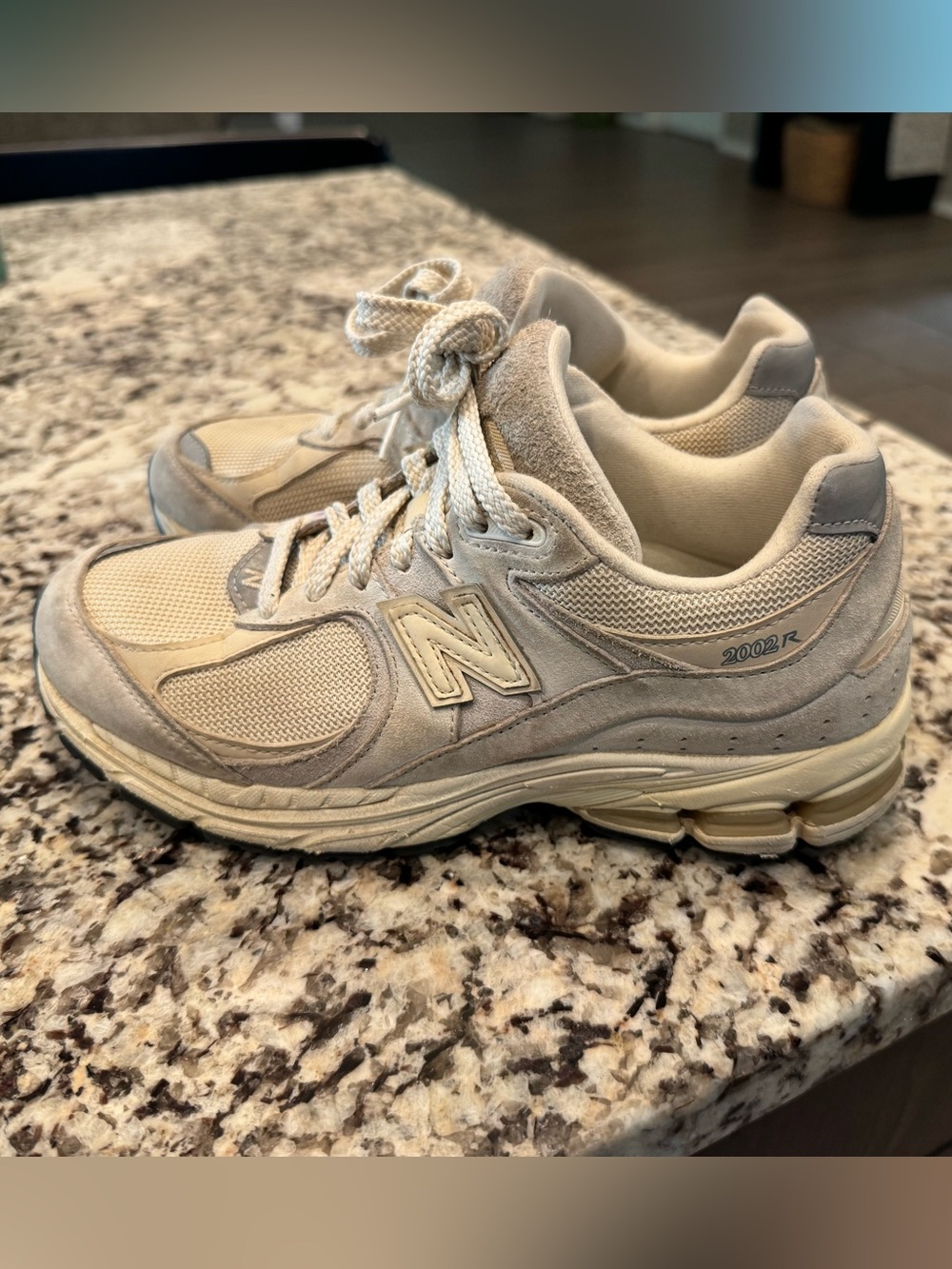 Womens New Balance 2002R Cream/Beige shoes size 6